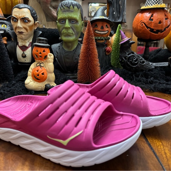 Hoka Shoes - Hoka One One Ora Comfort Recovery Pink Slide Sandals size 8